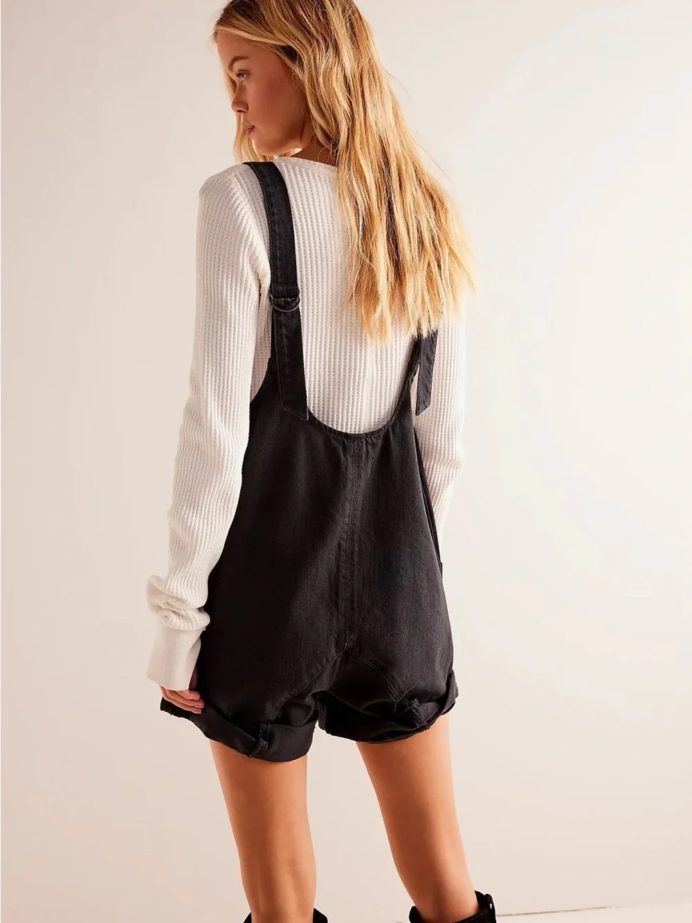 Sleeveless Black Cotton Romper with Front Pockets - Picture 5 of 7